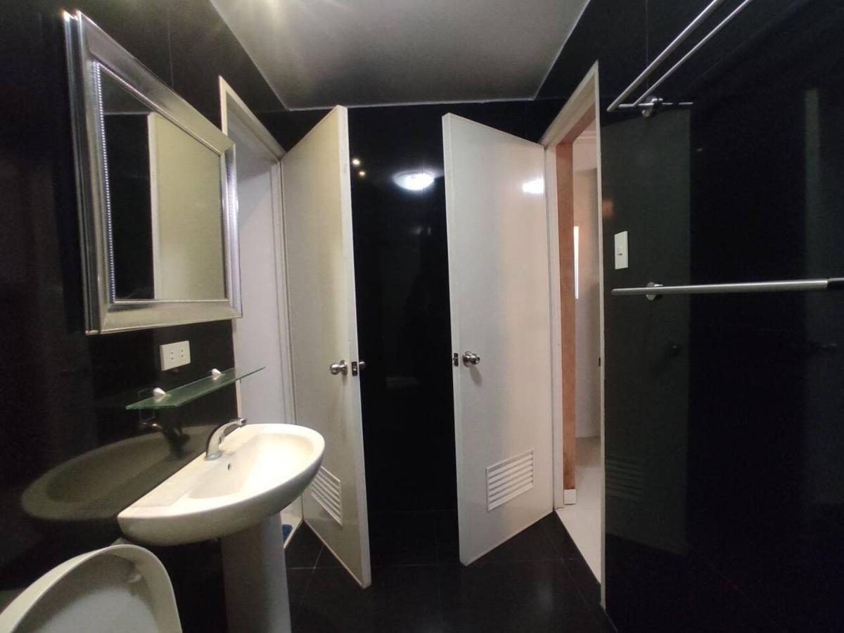 2Br Condo At Kandi Tower 2 Angeles Bagian luar foto